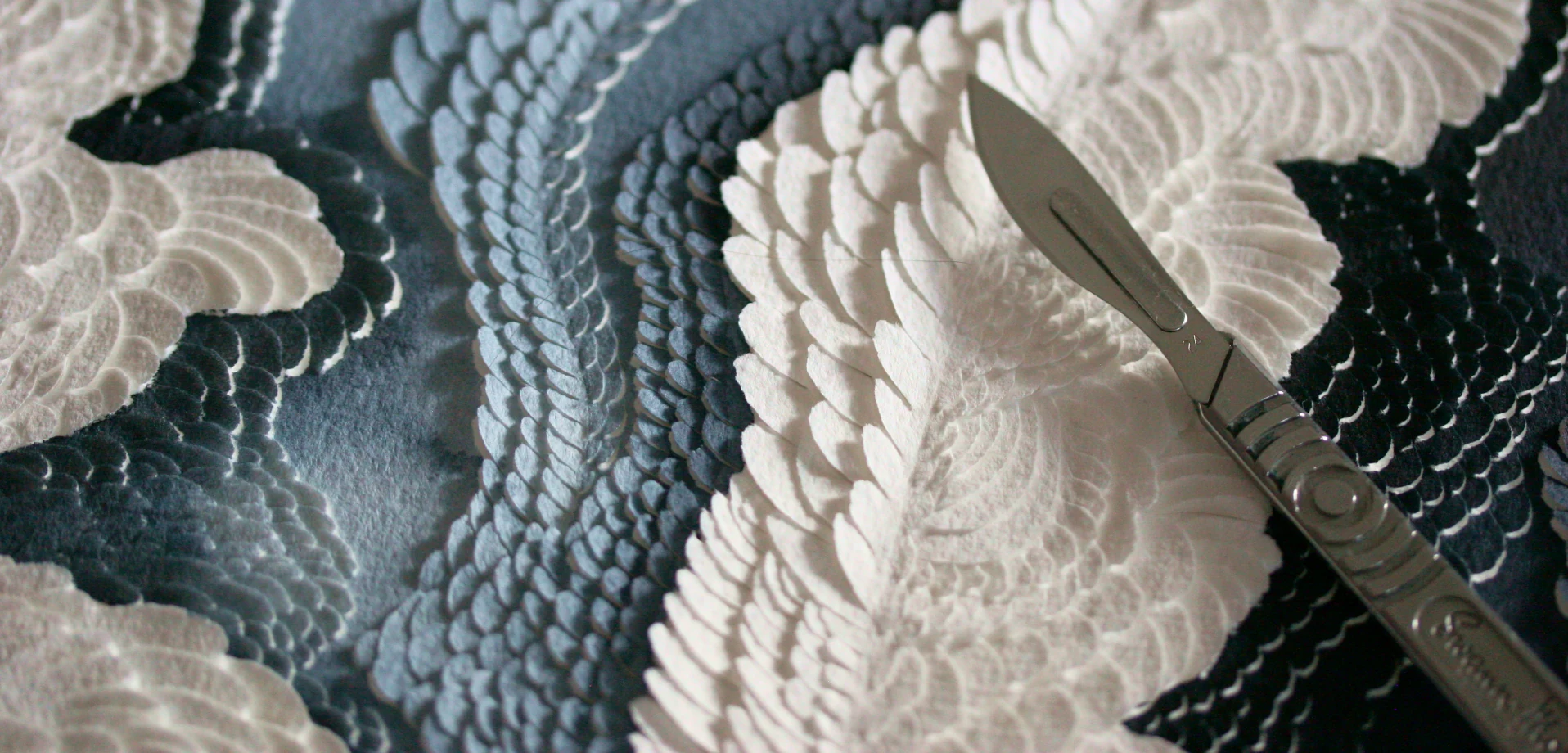 campos bas reliefs papier vanessa scalpel